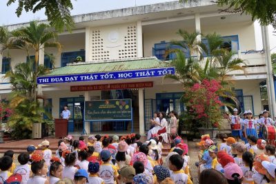 Đón học sinh Mầm non Đức Chánh tham quan trường. Đón học sinh Mầm non Đức Chánh tham quan trường.