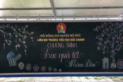 TRAO QUÀ TẾT CHO HS CÓ HOÀN CẢNH KHÓ KHĂN TRAO QUÀ TẾT CHO HS CÓ HOÀN CẢNH KHÓ KHĂN